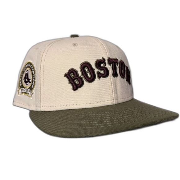 7 1/4 - Boston Red Sox - Crown Legends Script Olive Chrome Dome Fitted Hat Mens - Picture 1 of 7